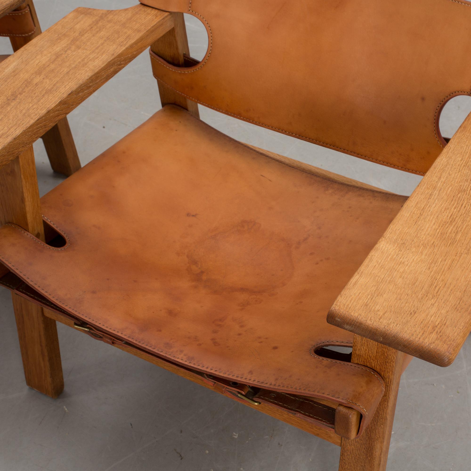 KARMSTOLAR, ett par, "Spanska stolen", Börge Mogensen för Fredericia Stolefabrik, Danmark.