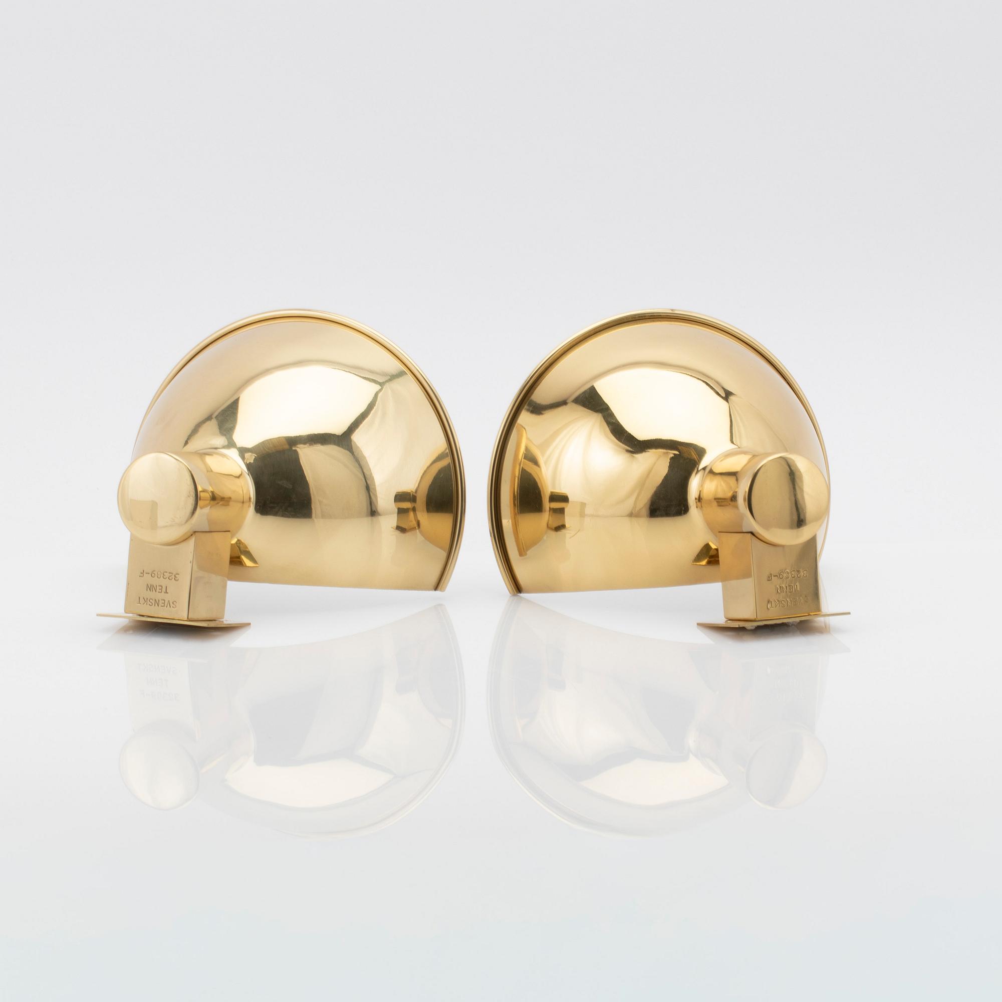 Josef Frank, wall lamps, a pair, model "32389", Svenskt Tenn, 21st century.