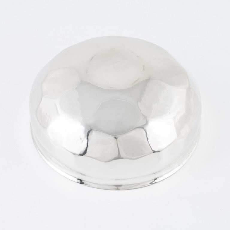 Bengt Liljedahl, skål, silver, Stockholm 1965, signerad och numrerad 5/15.