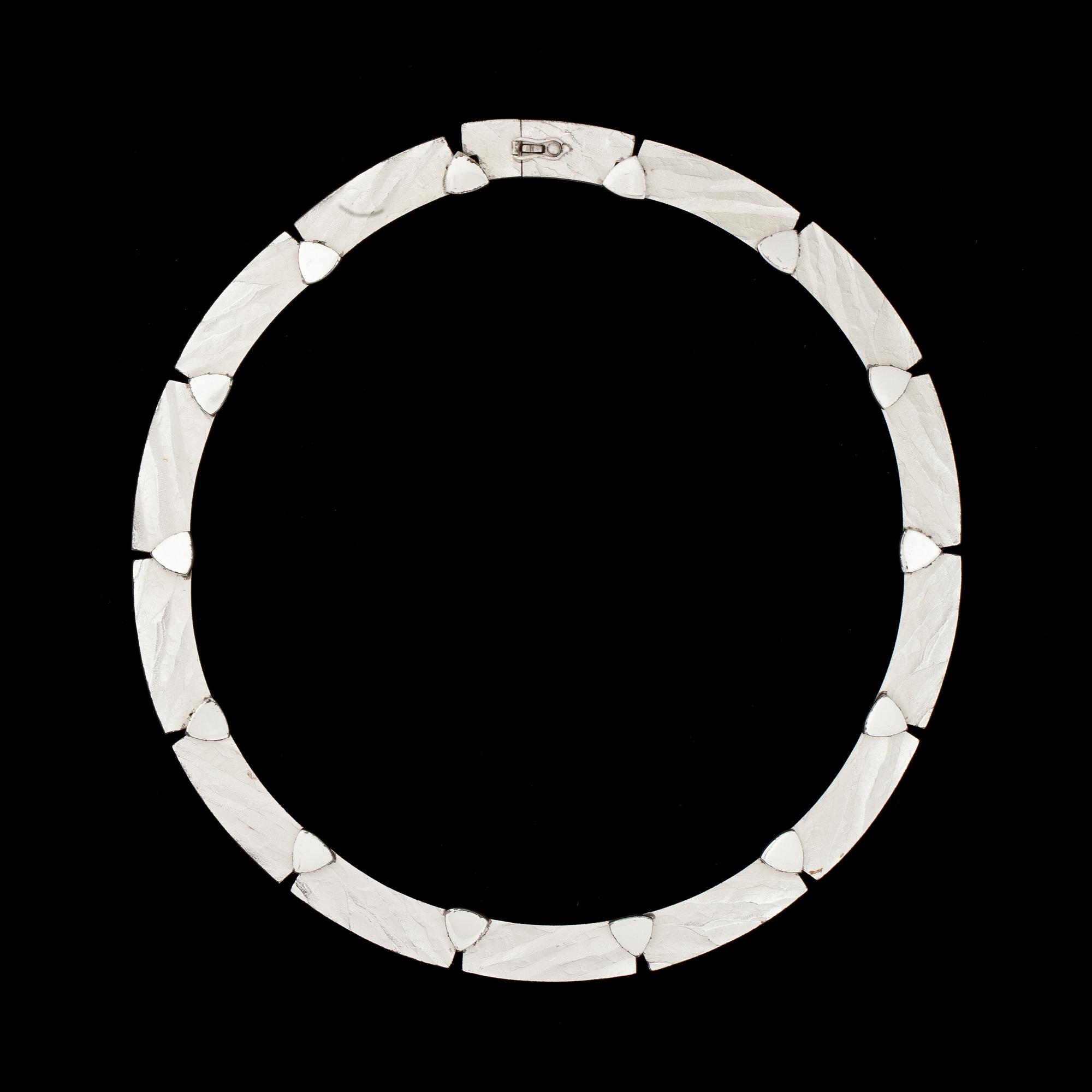COLLIER, sterlingsilver, Lapponia, Finland, 2001. Vikt ca 73g.