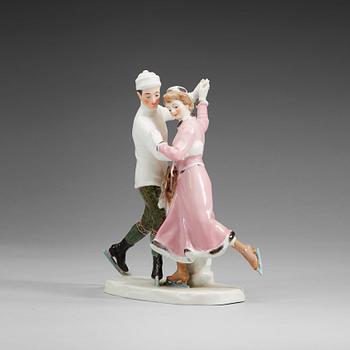 1422. A Meissen figure of ice skaters, early 20th Century.