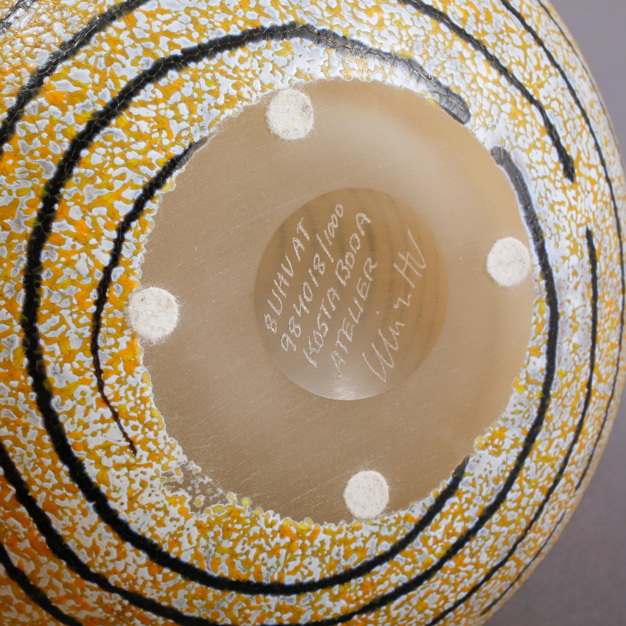 VAS, glas, Ulrica Hydman Vallien, Kosta Boda Atelier, signerad och numrerad.