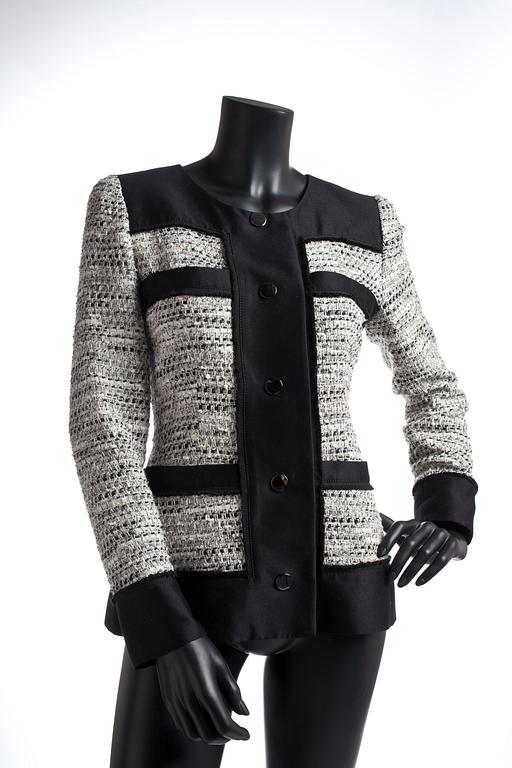 OSCAR DE LA RENTA, a bouclé cotton blend jacket.