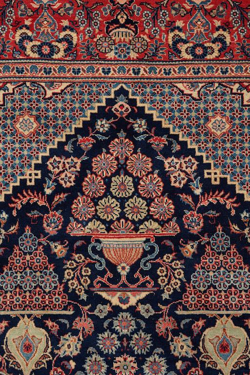 A rug, semi-antique, Kashan, ca 206,5 x 134,5 cm.