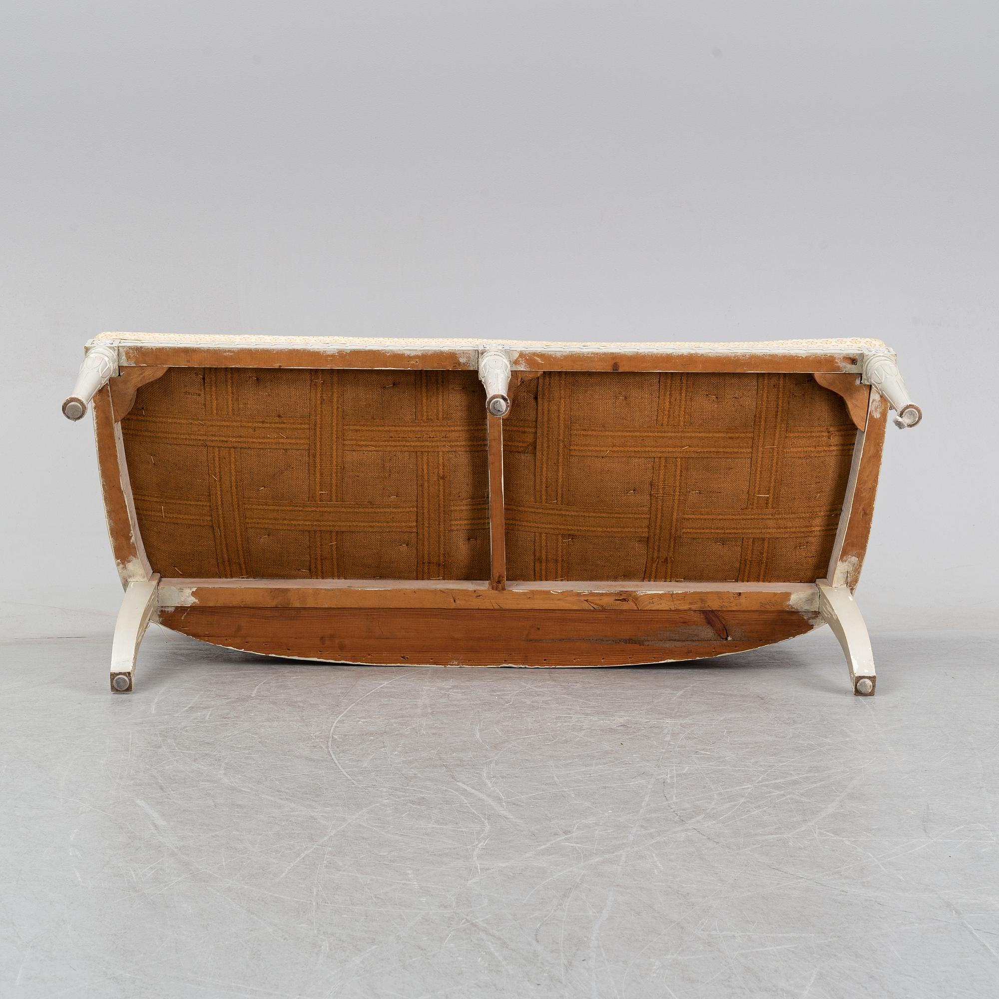 Salongsmöbel, två fåtöljer samt soffa, gustaviansk stil, 1900-talets början.