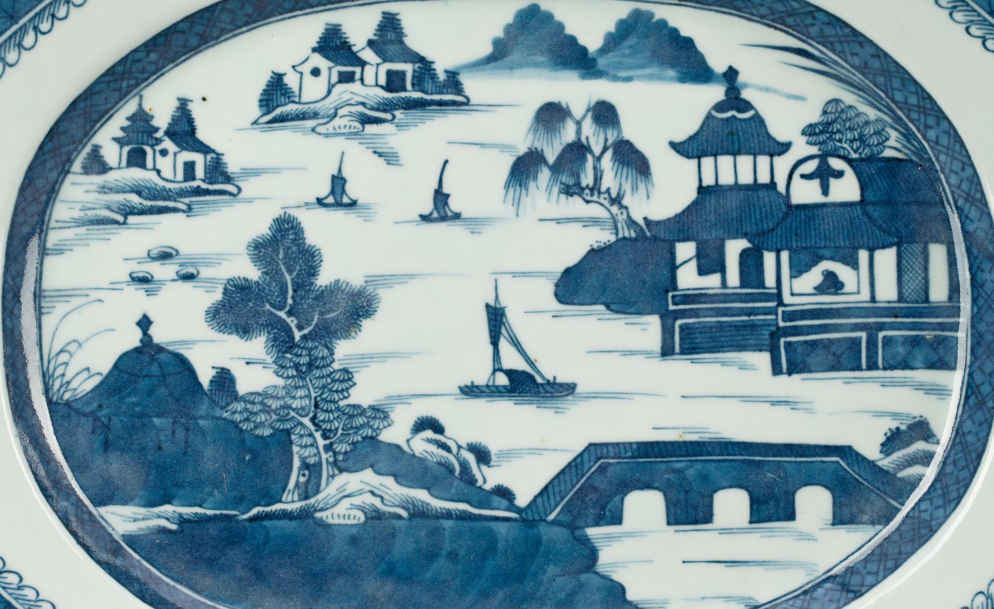 SERVISDELAR, 17 st, porslin, Kina, 1800-talets första hälft.