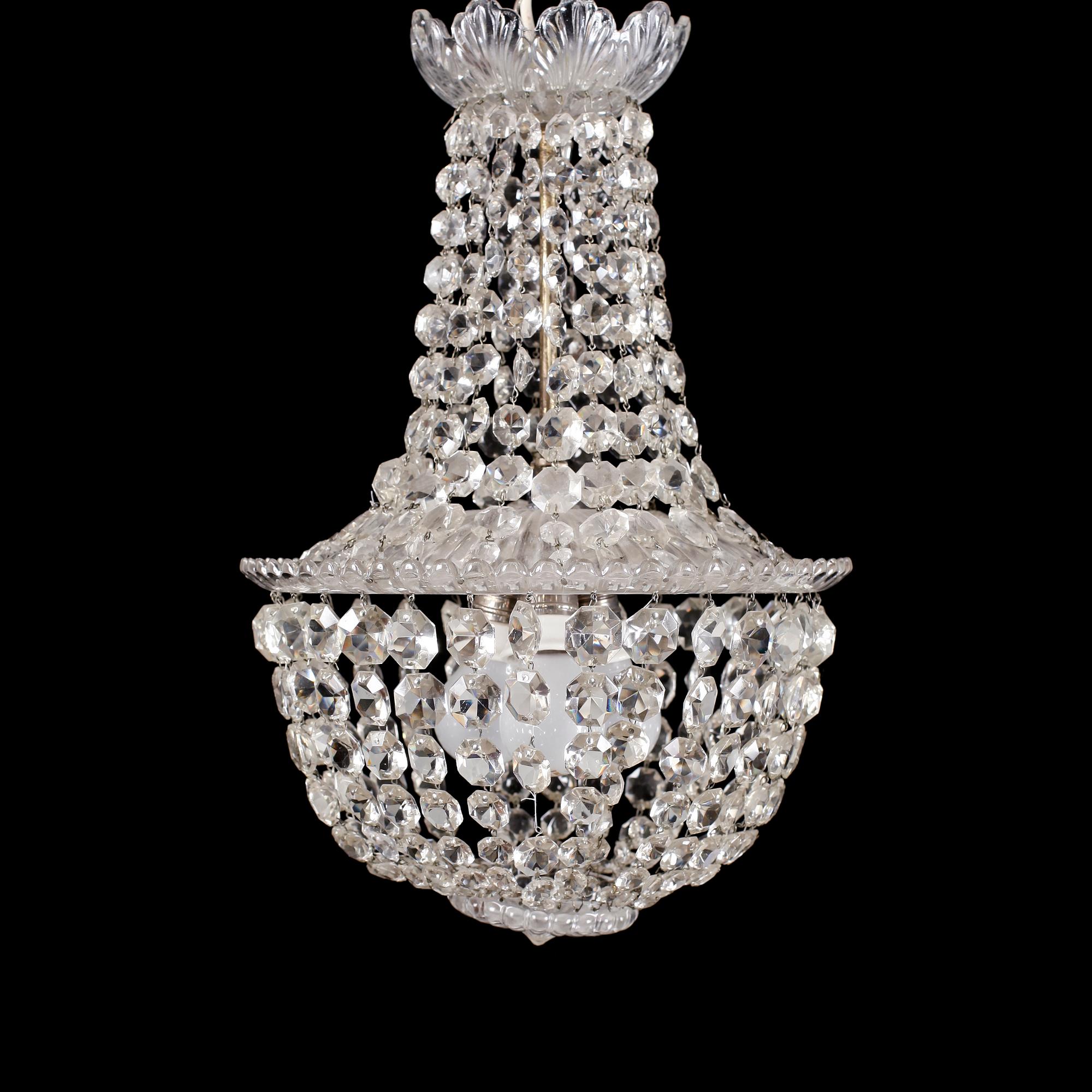 LJUSKRONA, gustaviansk stil, tidigt 1900-tal.  Höjd ca 45 cm.