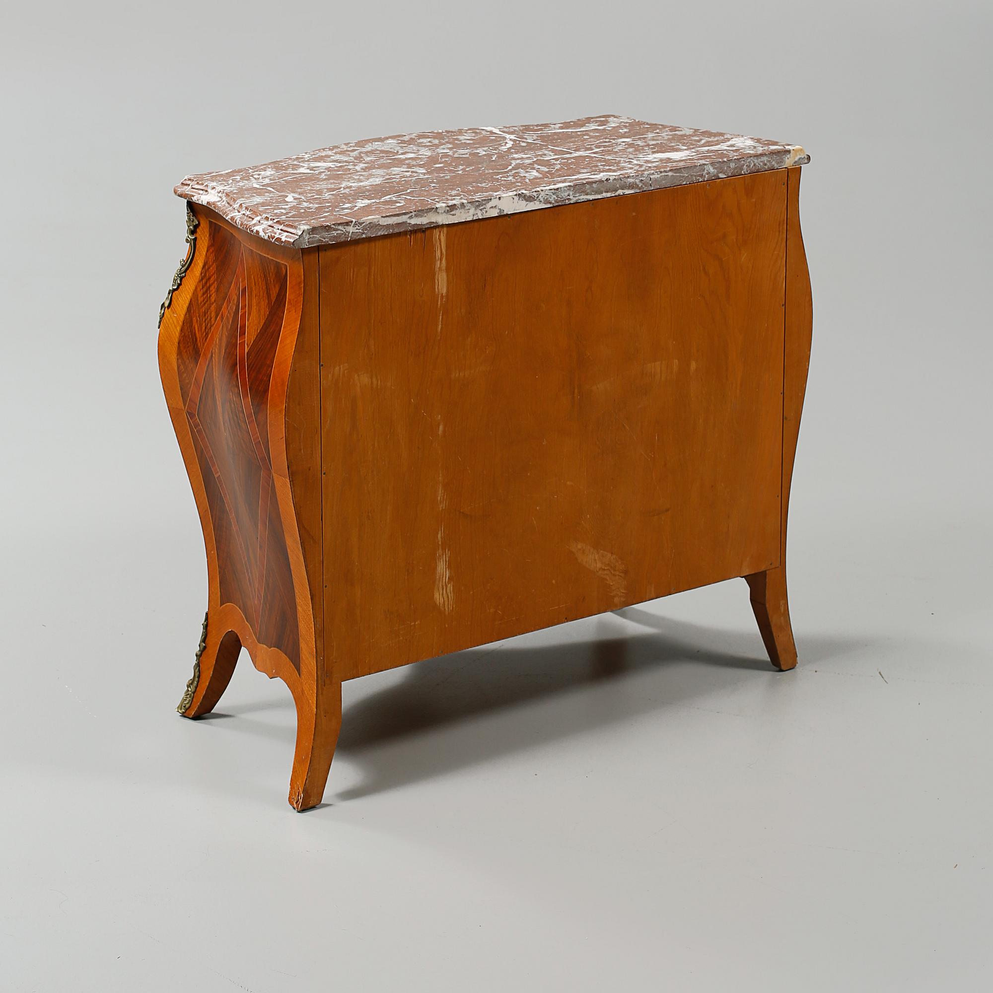 BYRÅ, rokokostil, 1900-talets andra hälft.