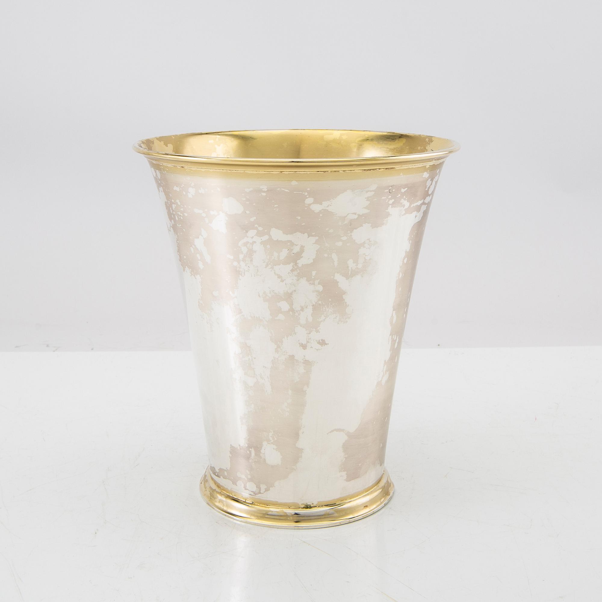 A Swedish 20th century silver vase mark of Edlunds silver factory Stockholm 1949, weight 532 grams.
