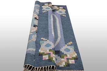 Ingegerd Silow, matta, slätväv, signerad IS, ca 230 x 170 cm.