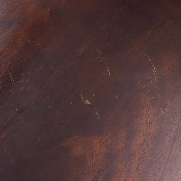 Månbord, ett par, 1800-talets andra hälft.