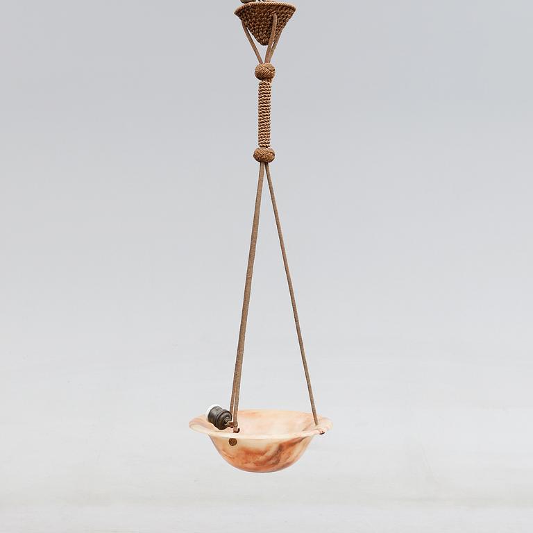 TAKAMPEL, alabaster, 1900-talets första hälft.