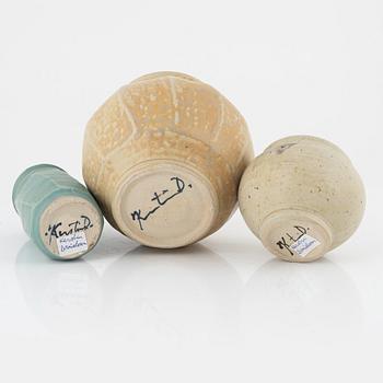 Kerstin Danielsson, vas och urnor med lock, 2 st, egen verkstad, Örby.