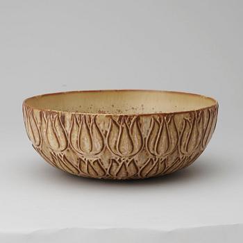 An Axel Salto stoneware bowl, Royal Copenhagen, Denmark 1961.