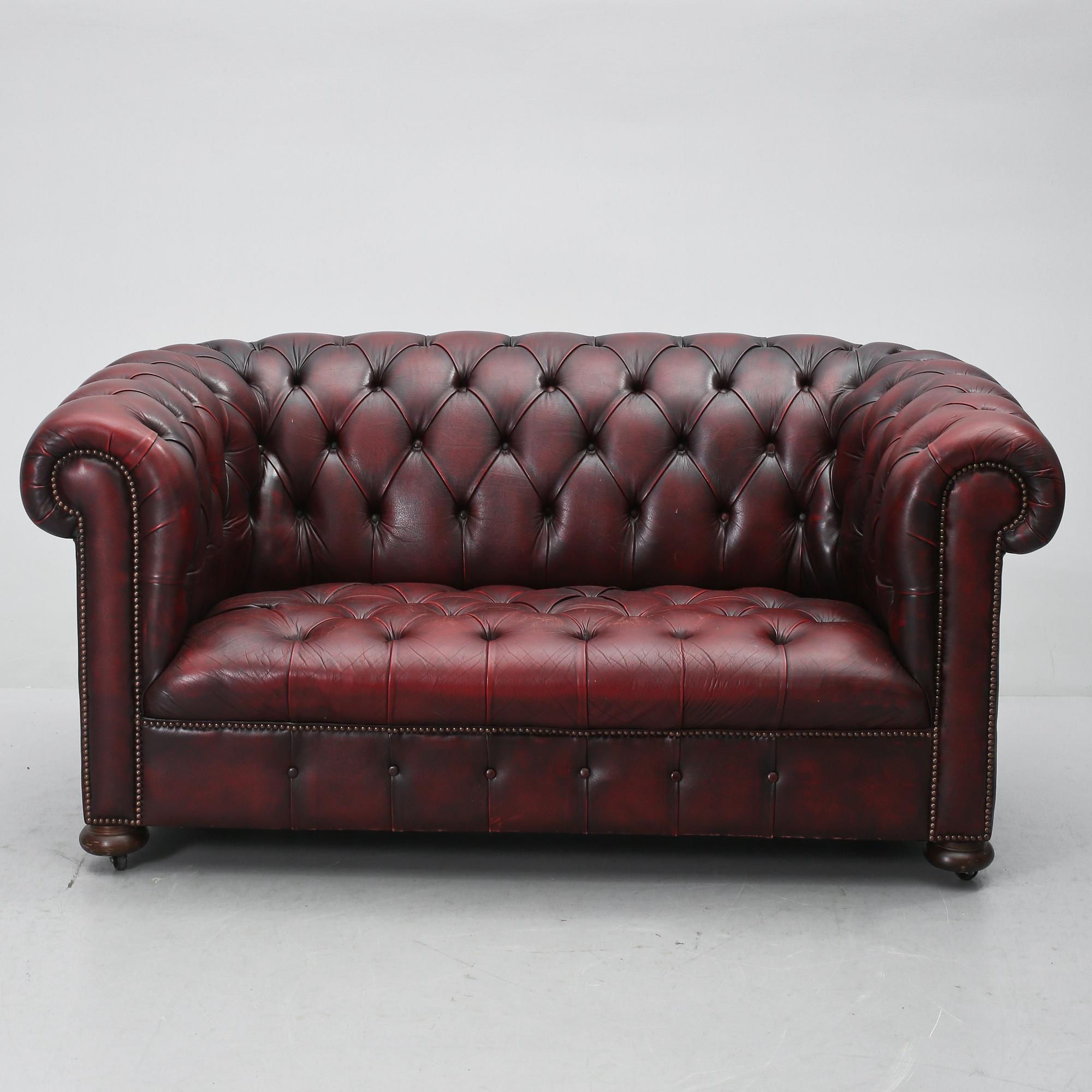 SOFFA, Chesterfieldmodell, England, 1900-talets andra hälft.