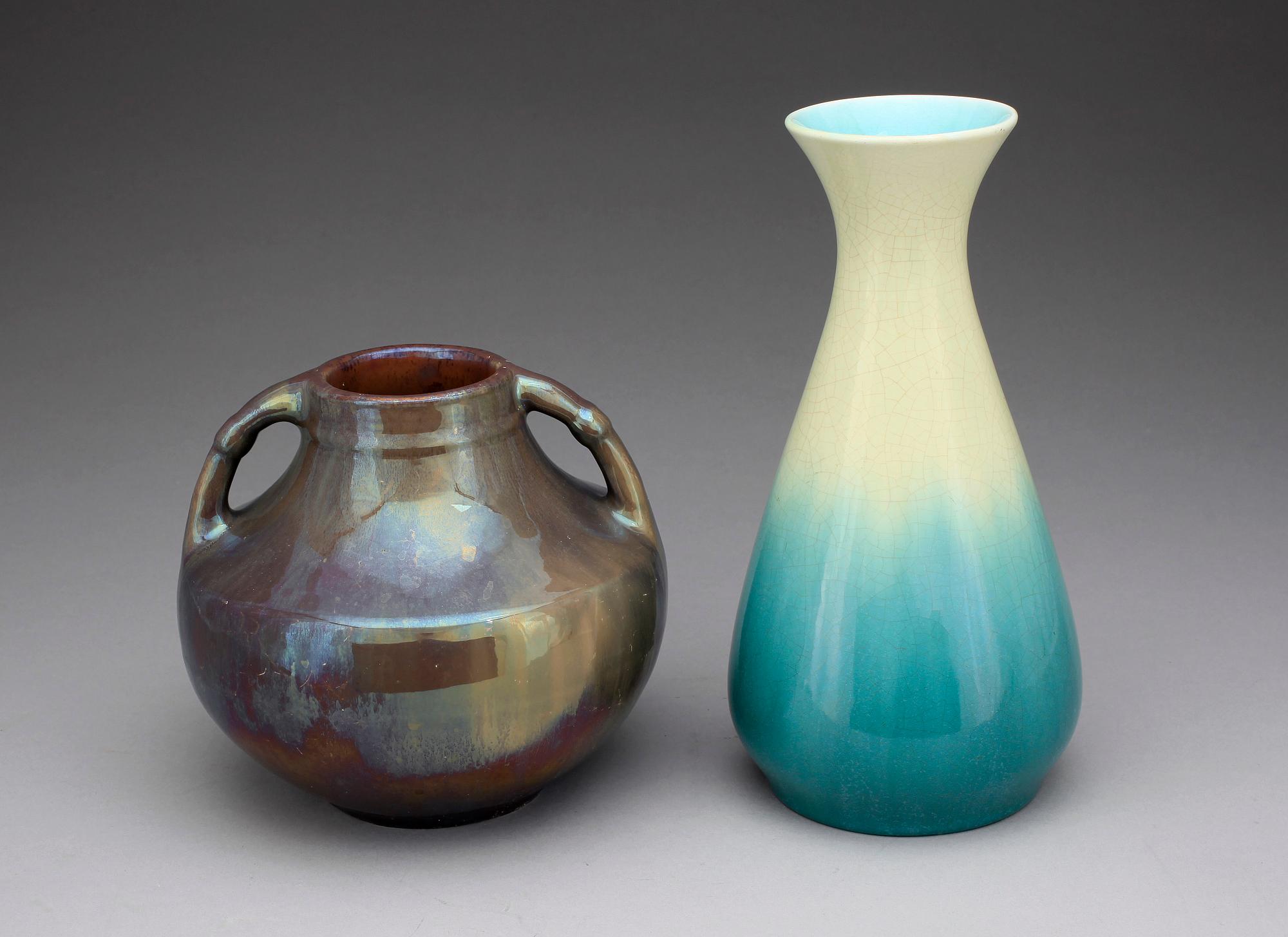 VASER, 2 st, keramik. Rörstrand resp Höganäs. Omkring 1900.