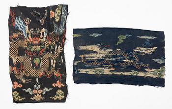 Two silk brocade 'dragon' fragments, late Ming dynasty/early Qing dynasty.