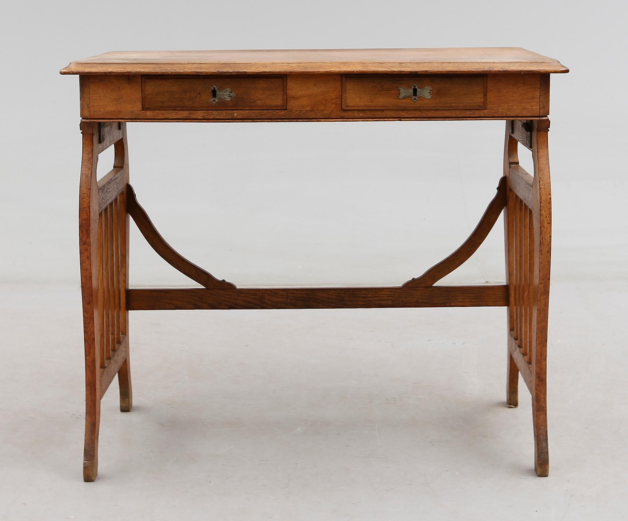 SKRIVBORD, 1900-talets första hälft.