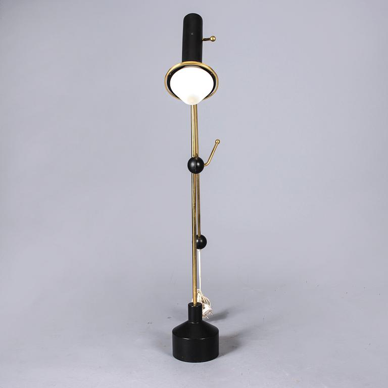 GOLVLAMPA, K10-47. Tapio Wirkkala. Tillverkare Idman Ab, 1960-tal.