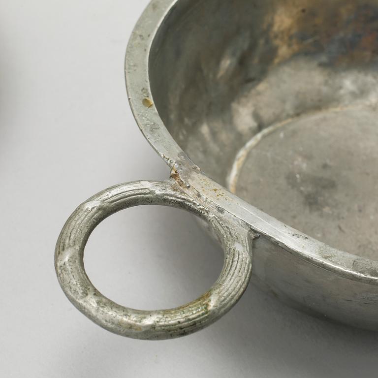 9 pieces of pewter, 18th and 19th century.