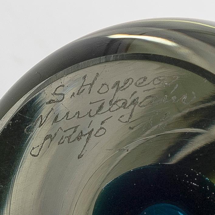 Saara Hopea, a 'Bubble' glass vase, Nuutajärvi Notsjö, 1957.