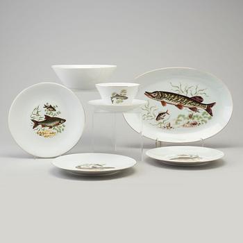 A 9 pieces second half of the 20th century porcelain table ware from Porzellan-Manufaktur Händel, Bavaria, Germany.