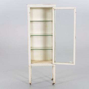 LÄKARSKÅP, 1900-tal.