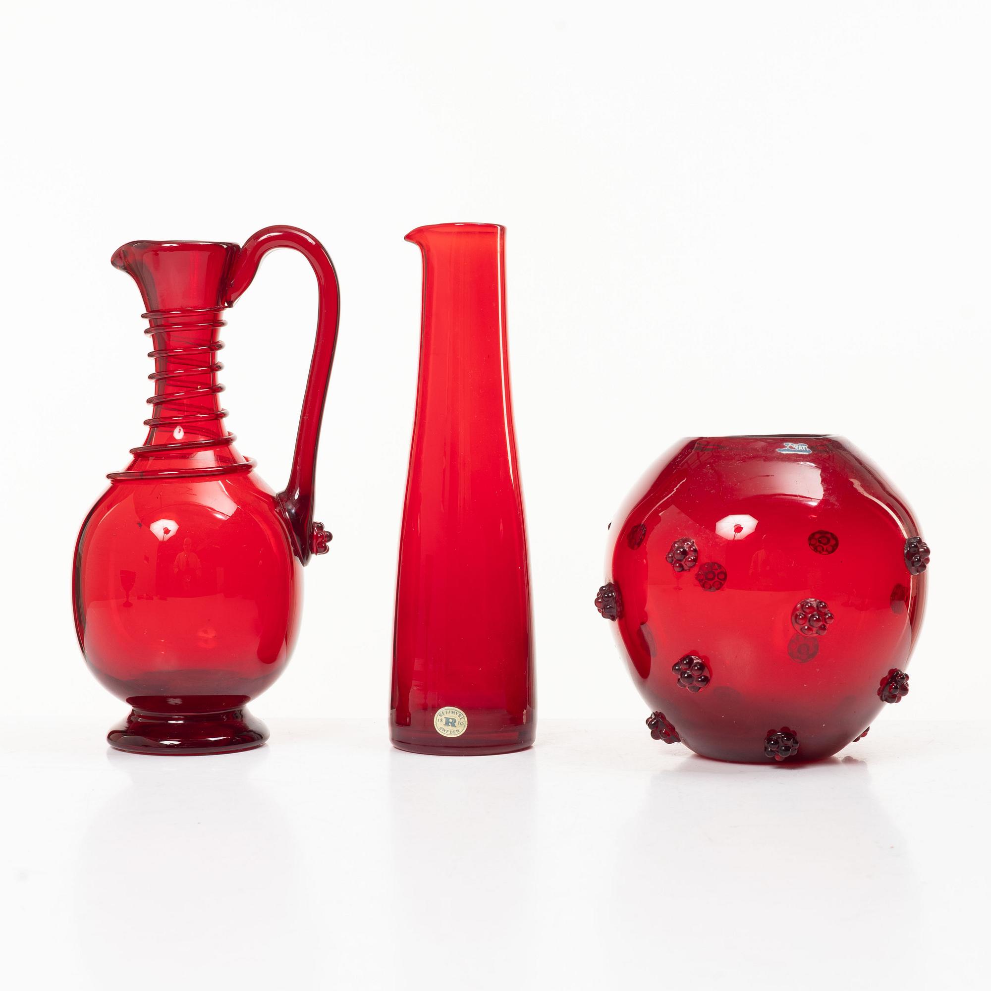 Reijmyre Glasbruk, glass, 22 pieces, mostly Reijmyre, including Monica Bratt.