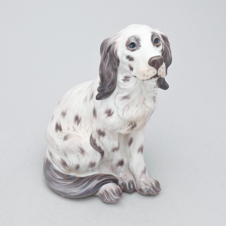 FIGURINER, 2 st, porslin, Bing & Gröndahl resp Dahl Jensen, Danmark, 1900-talets slut.