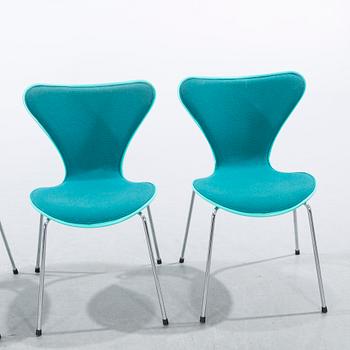 ARNE JACOBSEN, Four "Sjuan" chairs, Fritz Hansen, Denmark, 1992.