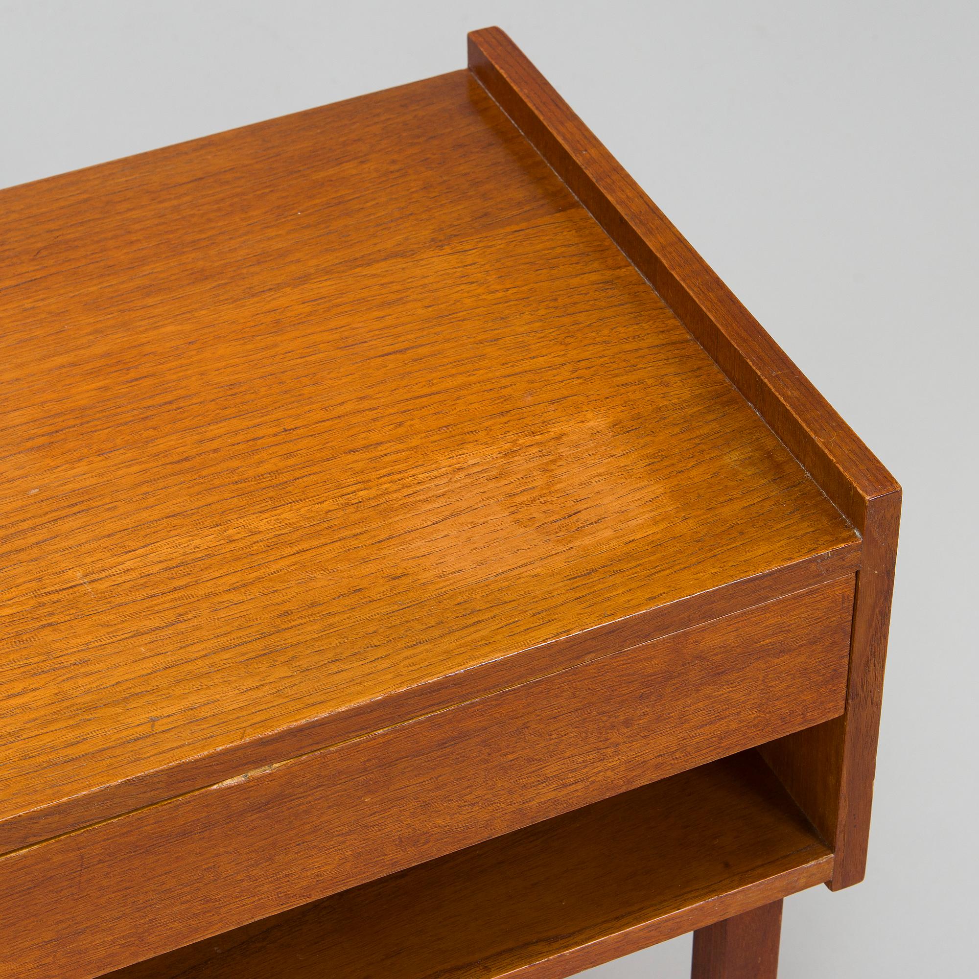 Sängbord, ett par, 1900-talets mitt.