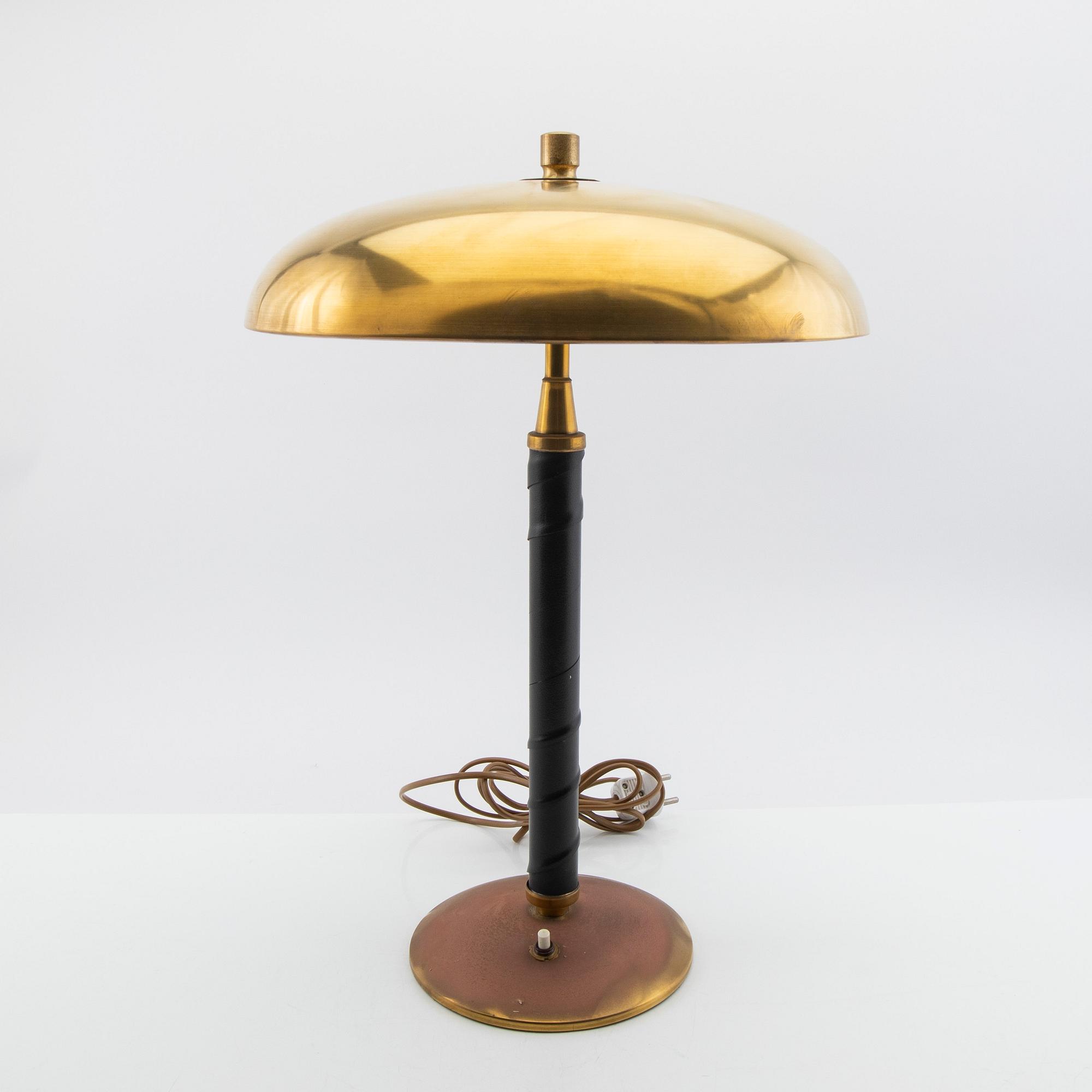 Einar Bäckströms Metallvarufabrik, Bordslampa modell 5013 Swedish Modern 1940-tal.