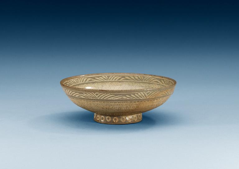 SKÅL, keramik. Korea, 13/1400-tal.