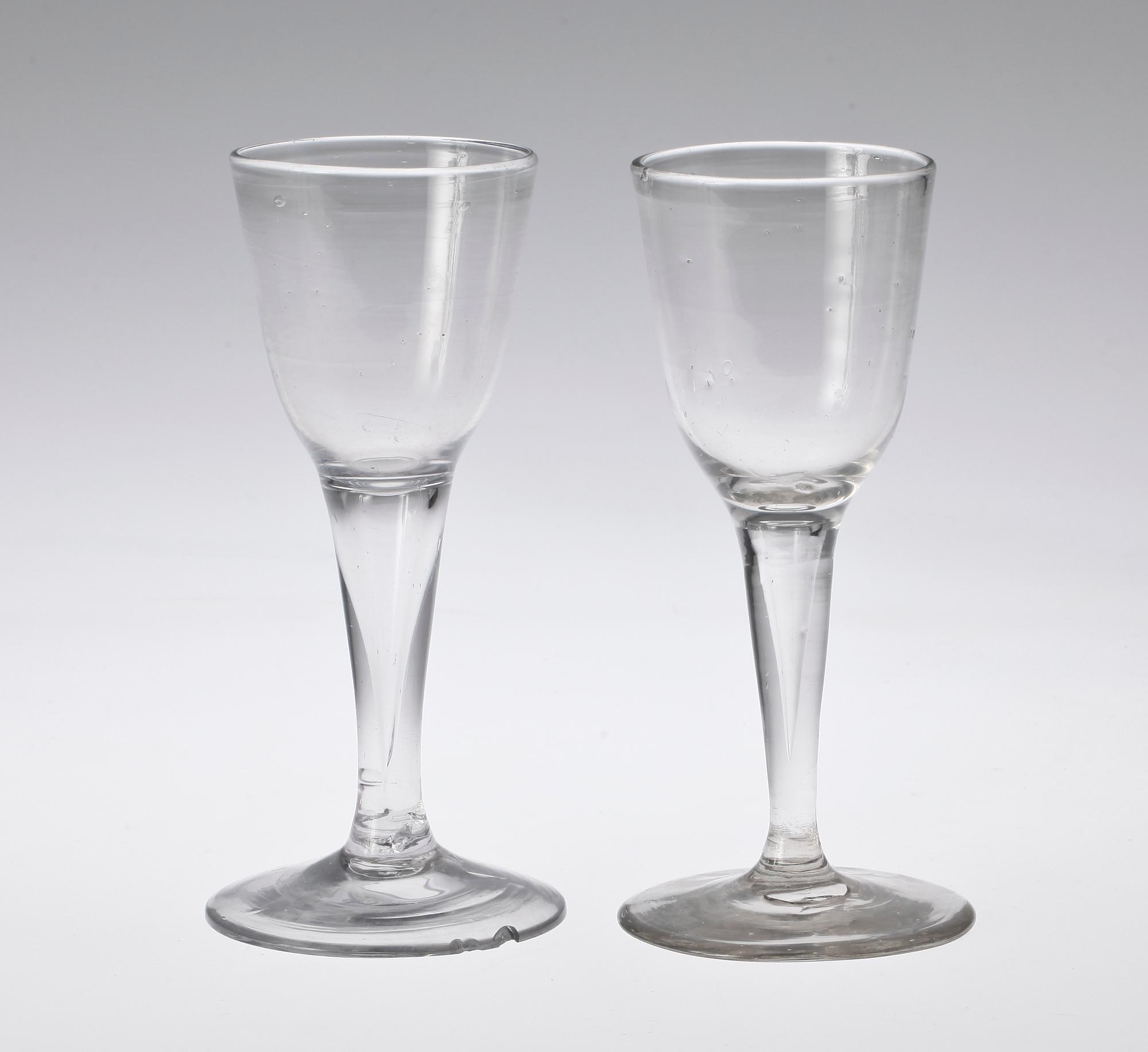 GLAS, ett par, 1700/1800-tal.