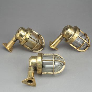 MÄSSBELYSNING, 1900-talets andra hälft. Mässing och glas.