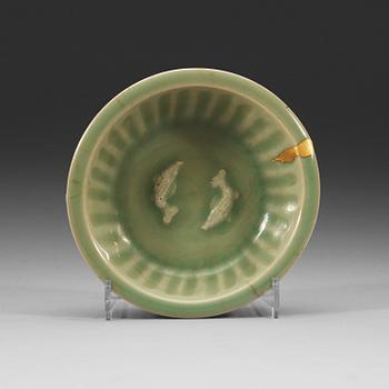 186. SKÅL, celadon. Ming dynastin (1368-1644).