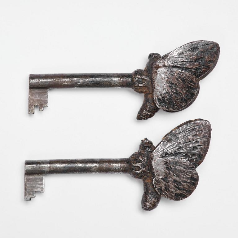 Jugend, hörnskåp, skulpterad björk, Sverige, tidigt 1900-tal.