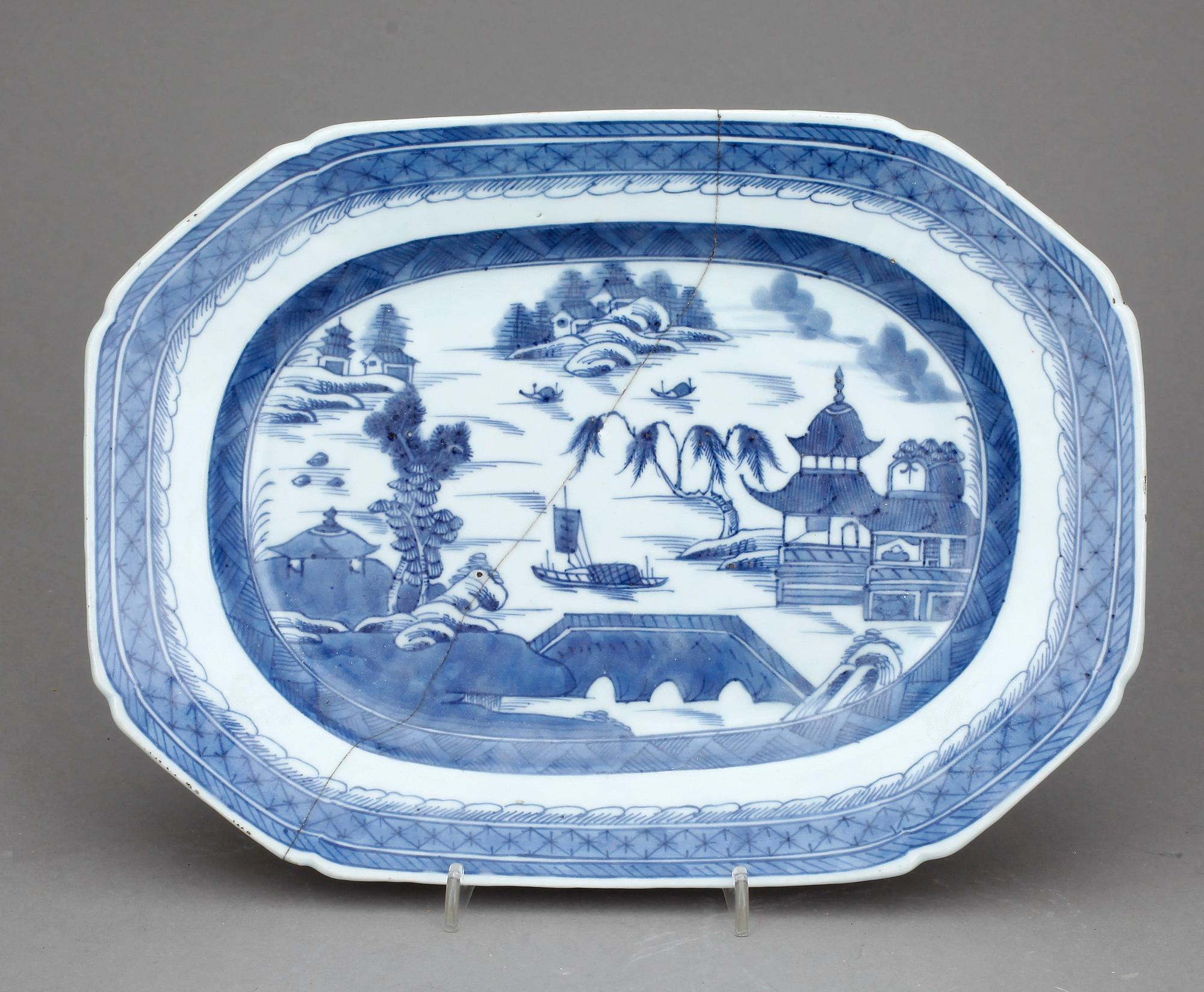 SAMLING PORSLIN, 4 delar, Kina, Qing dynastin bla Kangxi (1662-1722).