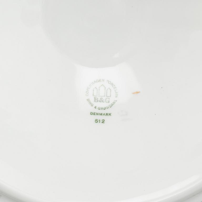138 pieces of dinnerware "Blå Måsen" by Bing & Gröndahl, Denmark.