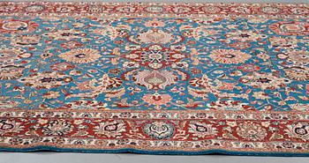 MATTO, a semi-antique Tabriz, ca 359,5 x  259 cm.