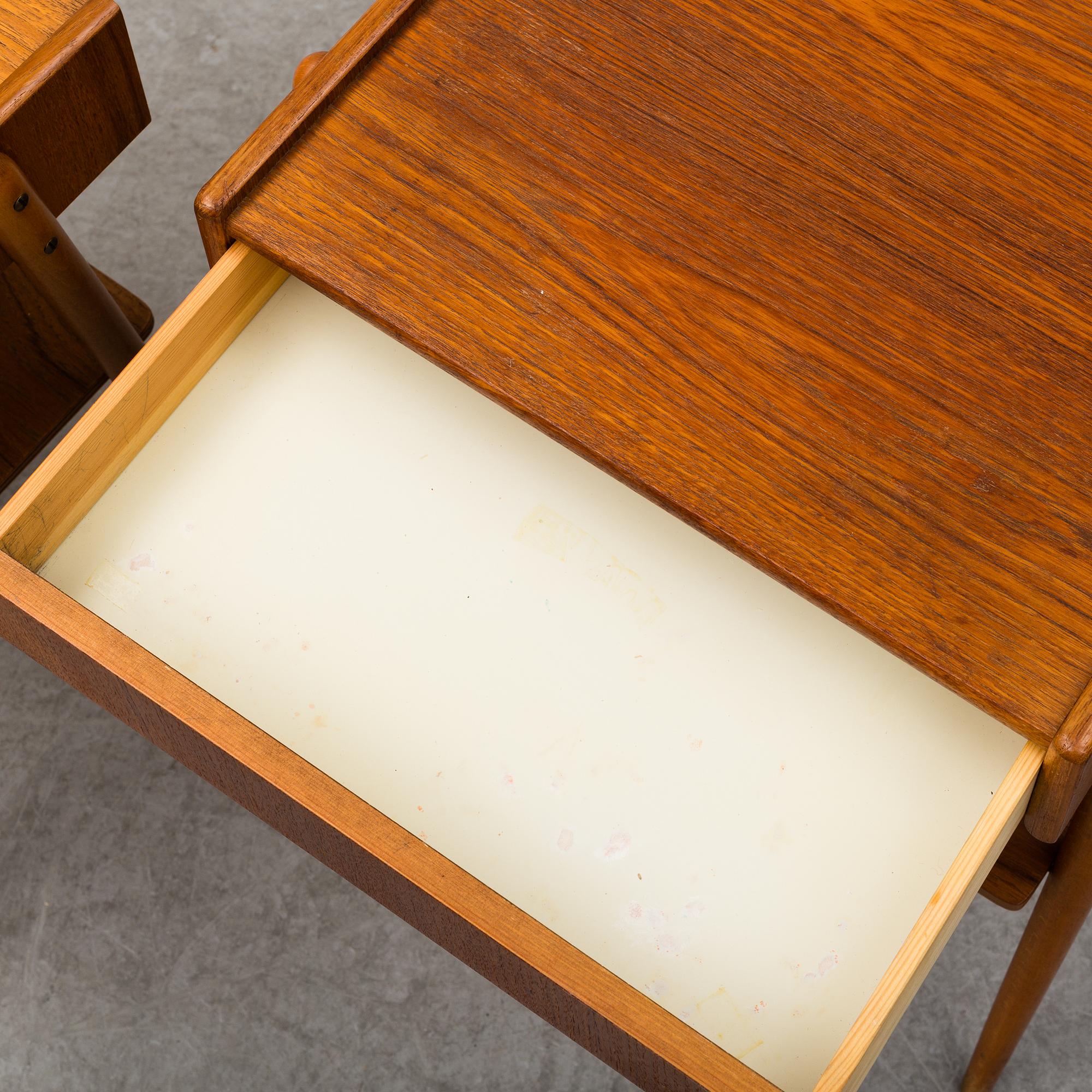 SÄNGBORD, ett par, AB Carlström & Co, Bjärnum, 1950/60-tal.