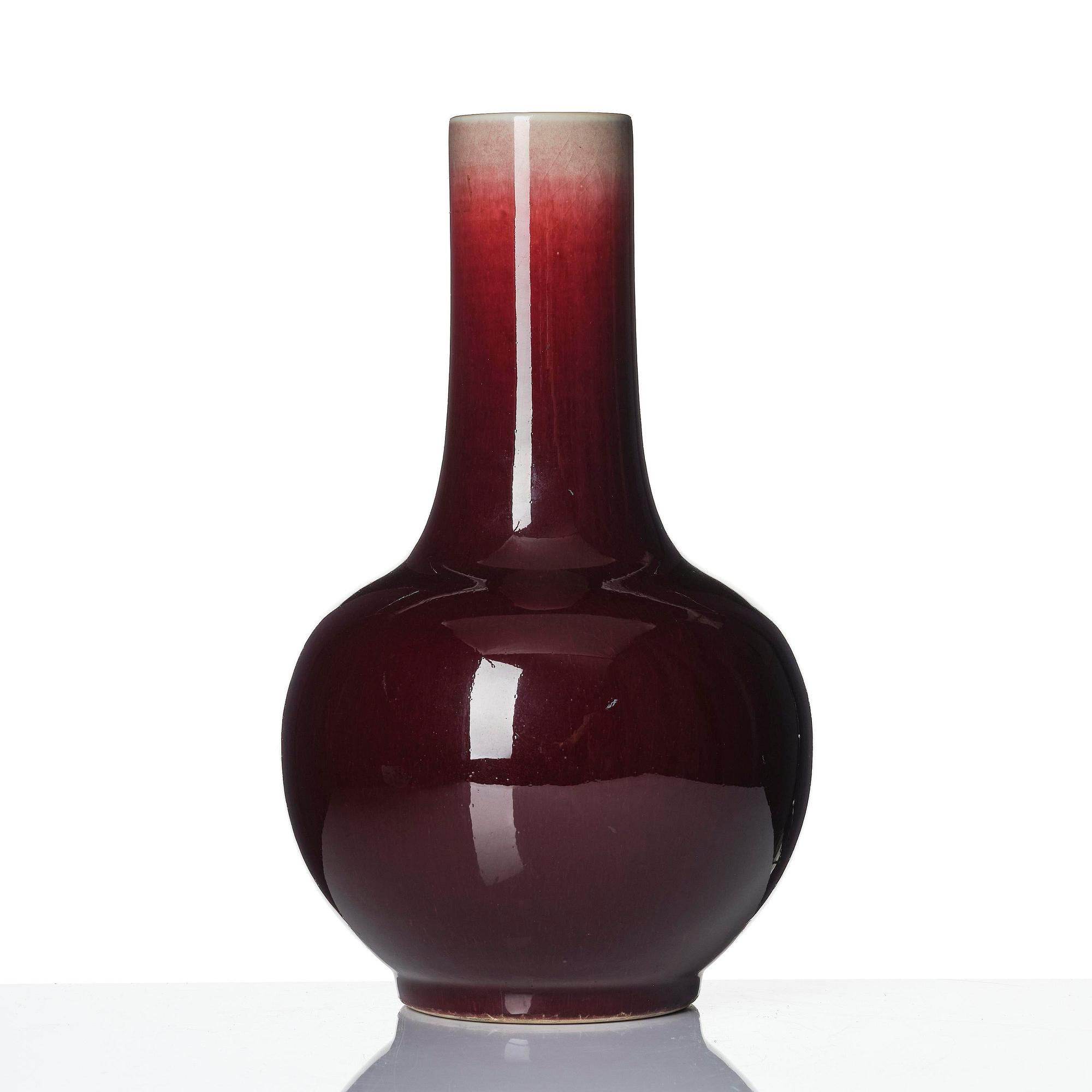 A flambé glazed vase, late Qing dynasty/early 20th century.