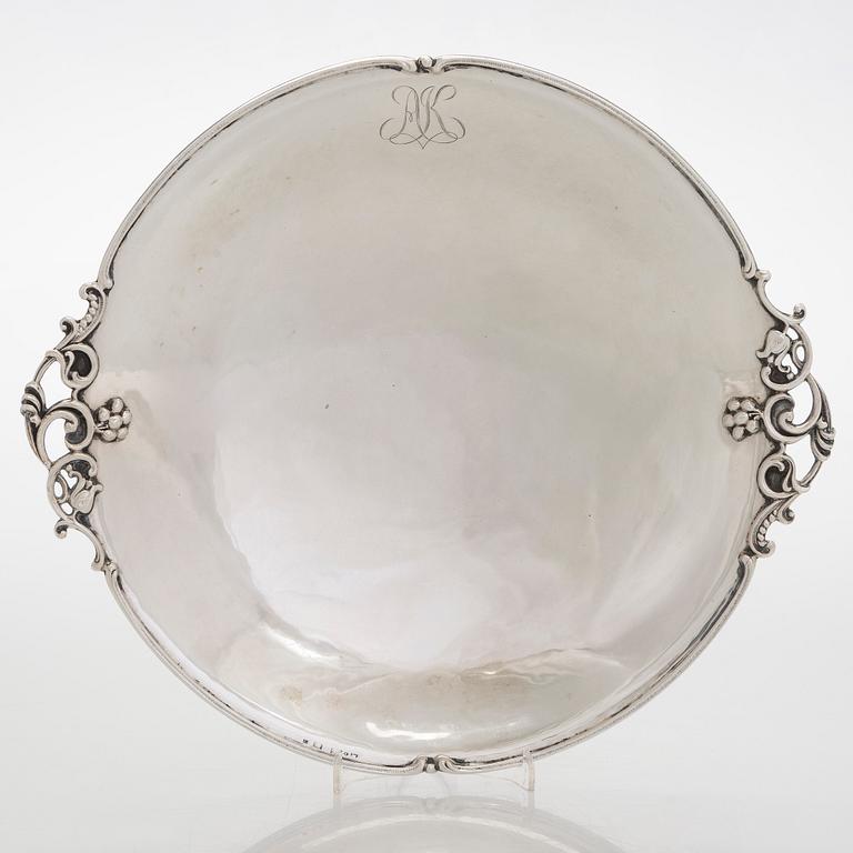 A silver dish, Auran Kultaseppä 1938.