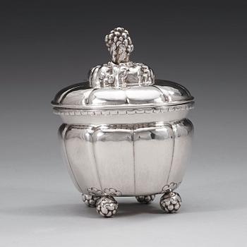 A Georg Jensen silver bonbonnière, Copenhagen ca 1915-21, design nr 72.