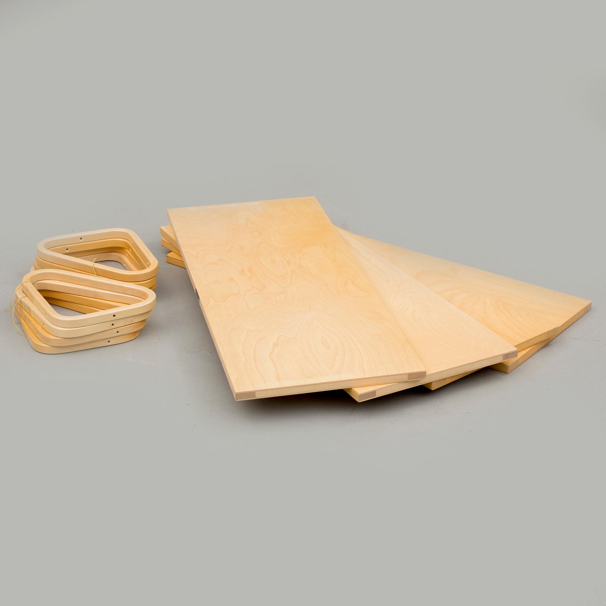 HYLLOR, 4 st, nr 112A, design Alvar Aalto, Artek, Finland, 2005.