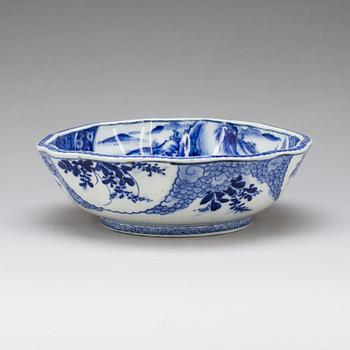 SKÅL, porslin. Japan, 1800-talets slut.