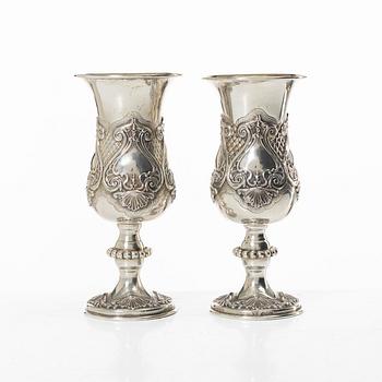 Champagnekalkar, ett par, sterlingsilver, rokokostil, 1900-tal.