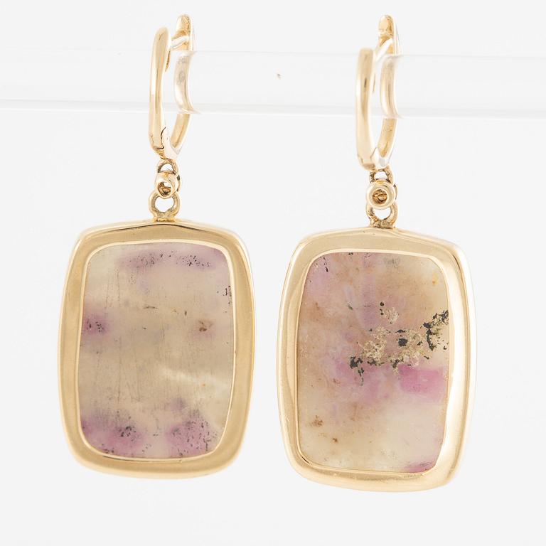 Earrings, a pair, 14K gold with corundum and small brilliant-cut diamonds.