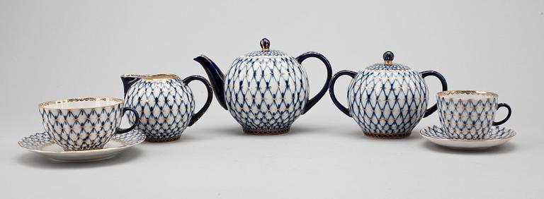 KAFFE- OCH TESERVIS, 32 delar, porslin, Lomonosov, Cobalt Net, Ryssland, 1900-talets andra hälft.