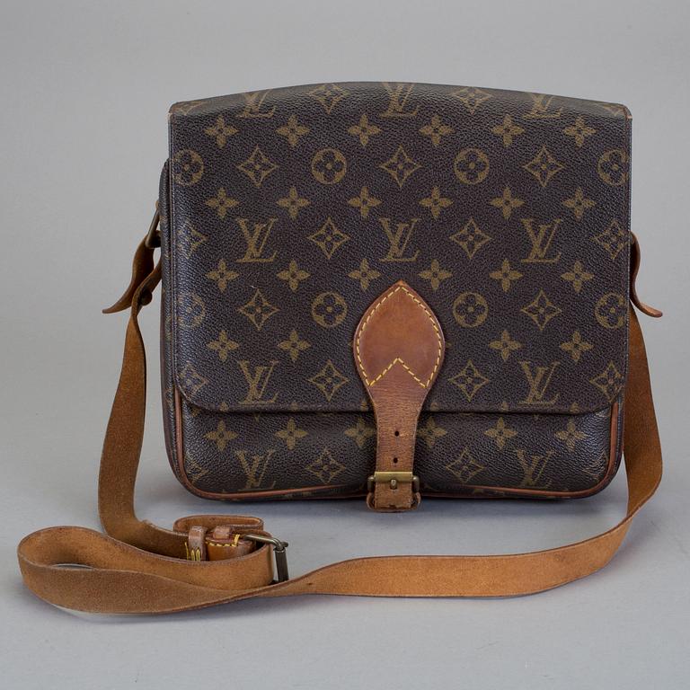 VÄSKA, "Cartouchiere", Louis Vuitton.